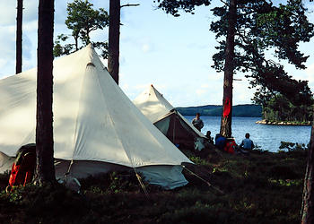 campen auf einsamen kleinen Inseln in Schweden