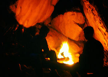 Am Lagerfeuer bernachten