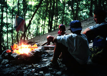 Am Lagerfeuer bernachten