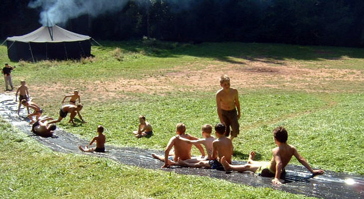 Wasserrutsche aus Silofolie