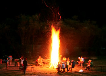 große Lagerfeuer